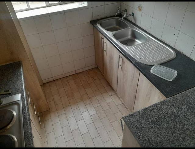 2 BEDROOM APARTMENT FOR SALE IN YEOVILLE